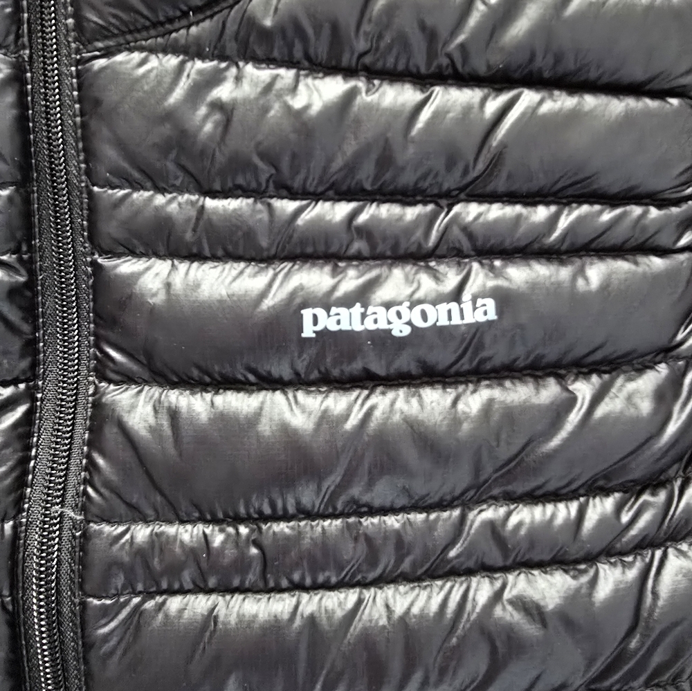 Patagonia Women's Ultralight Black Down Quilted Vest Size S - Picture 3 of 5